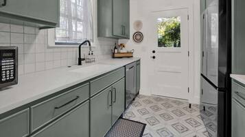 House, Multiple Beds, Kitchen, Garden View (412 W Schubert St.) | Private kitchen | Coffee/tea maker