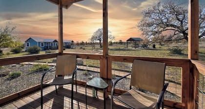 Holy Cow Cottage With Amazing Hill Country Views
