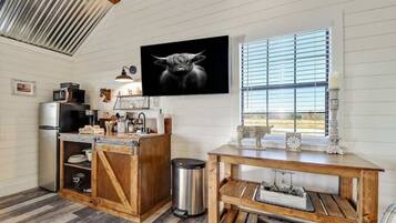 Cottage, 1 King Bed, Patio (871 Old Harper #1) | Private kitchen | Coffee/tea maker
