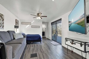 Maison, 1 lit double, patio (240 Stony Hills Rd)