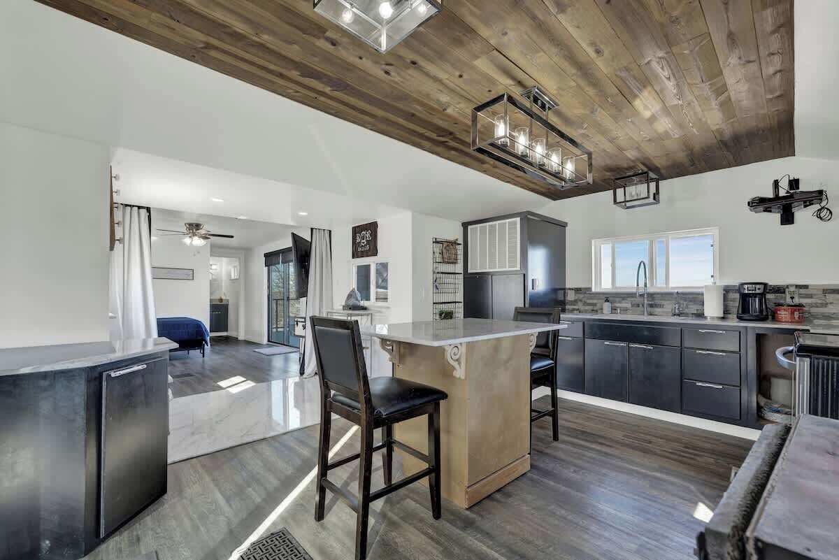 Casa, 1 letto matrimoniale, patio (240 Stony Hills Rd) | Cucina privata | Macchina per tè/caffè