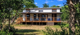 Mimosa Waterfront With Hot Tub
