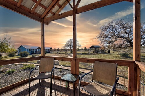 The Windmill-breathtaking Hill Country Views!