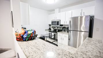 Cookware/dishes/utensils