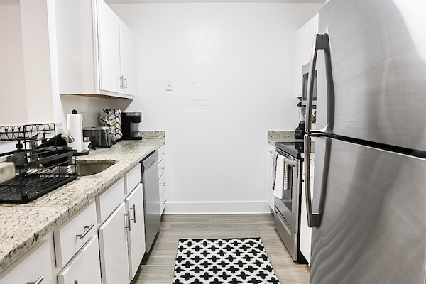 Cookware/dishes/utensils