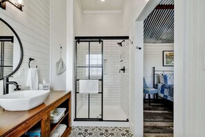 Cottage, 2 Queen Beds, Patio (871 Old Harper #2) | Bathroom | Towels - Bonny Bluebonnets Cottage With Stunning Hill Country Views (Harper)