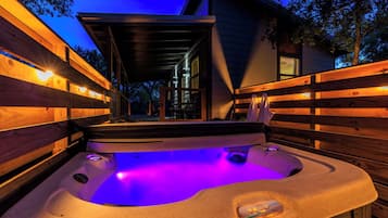 Cottage, 1 King Bed with Sofa bed, Hot Tub, River View | Terrace/patio