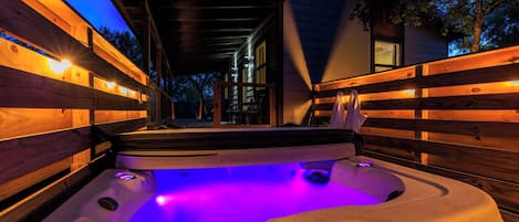 Casa de campo, 1 cama King size y sofá cama, hidromasaje, vista al río | Terraza o patio