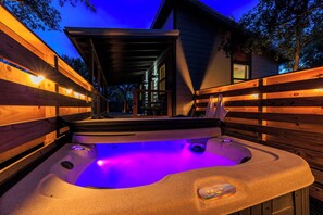 Cottage, 1 King Bed with Sofa bed, Hot Tub, River View | Terrace/patio