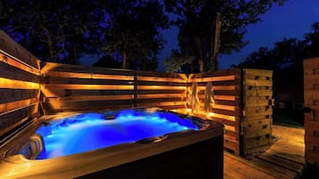 Cottage, Multiple Beds, Hot Tub, River View (3565 Morris Ranch Pr) | Terrace/patio