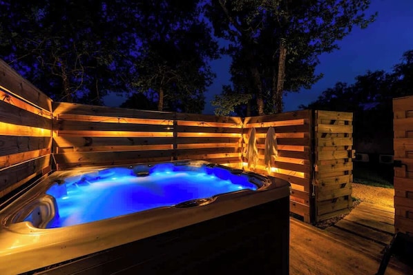 Cottage, Multiple Beds, Hot Tub, River View (3565 Morris Ranch Pr) | Terrace/patio