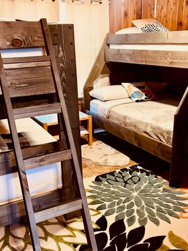 The Lodge at Poncha Springs - Manager Apt