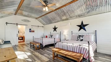 Cottage, 2 Queen Beds, Patio (871 Old Harper #4) | 1 bedroom, individually decorated, individually furnished, desk