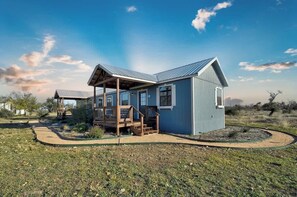 Exterior - Stargazing Retreat at Lone Star Cottage (Harper)