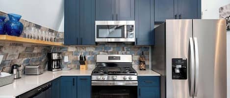 Casa, varias camas, patio (1605 Lone Man A & C) | Cocina privada