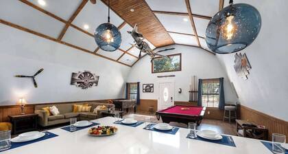 Casa del Avion and Casa Coop