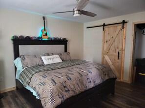 3 chambres, fer et planche à repasser, Wi-Fi, draps fournis