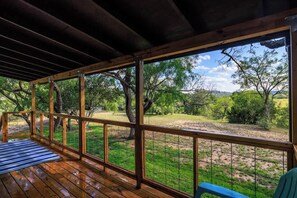 村舍, 1 张特大床和 1 张沙发床, 露台, 河景 (3565 Morris Ranch Pa) | 客房景观