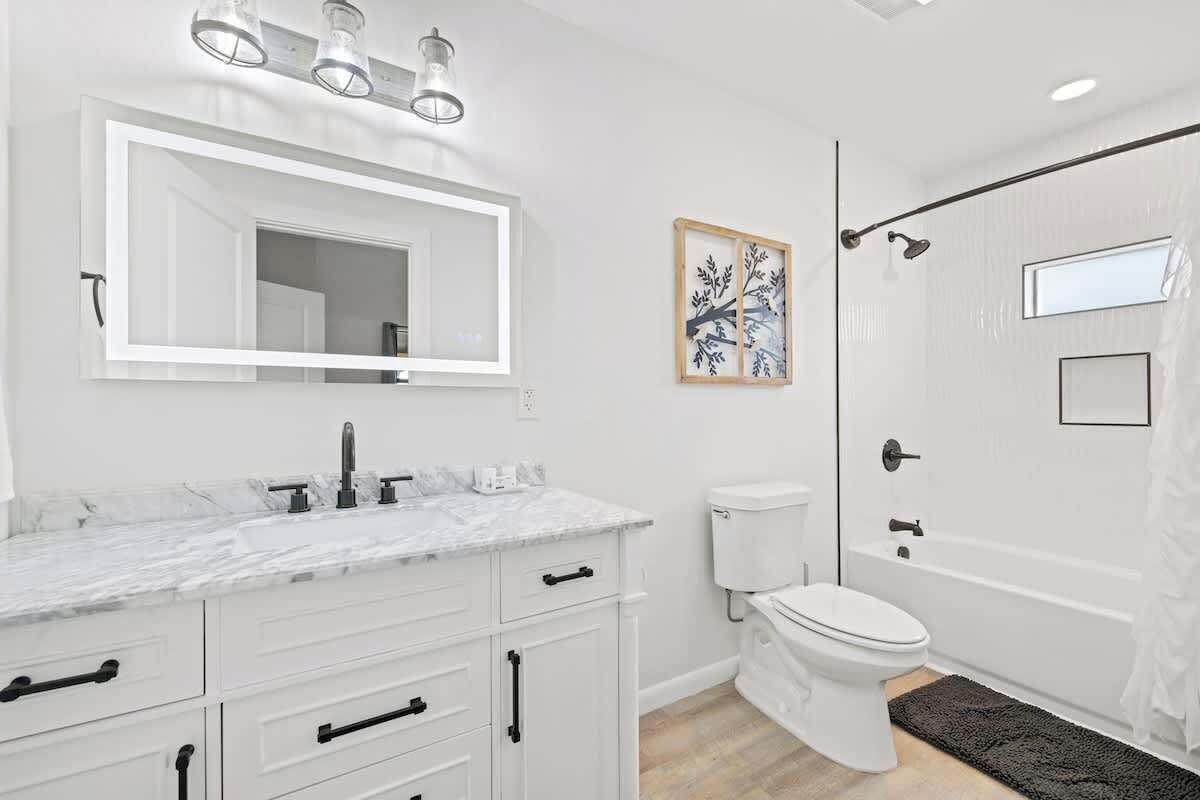 Cottage, 1 kingsize bed met slaapbank, terras, uitzicht op rivier (3565 Morris Ranch Pa) | Badkamer | Handdoeken