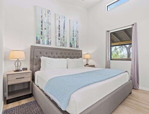 Casa de campo, 1 cama King e sofá-cama, varanda, vista para o rio (3565 Morris Ranch Pa) | 1 quarto, individualmente decorados, individualmente mobiliados
