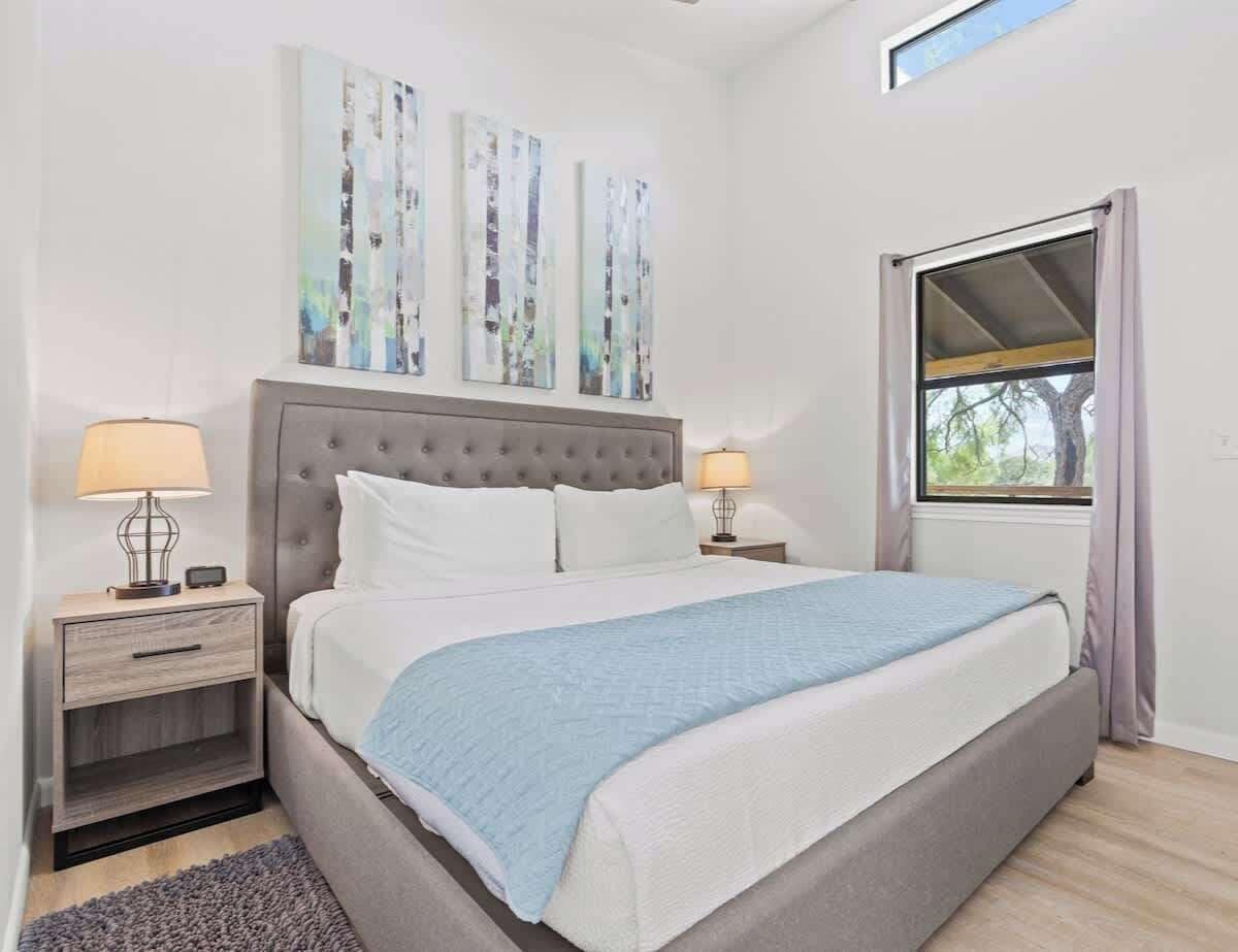 Cottage, 1 King Bed with Sofa bed, Patio, River View (3565 Morris Ranch Pa) | 1 bedroom, individually decorated, individually furnished, bed sheets