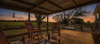 Rivers Edge Cottages With Hot Tub