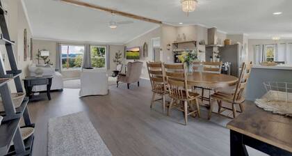 Rivers Edge Cottages With Hot Tub