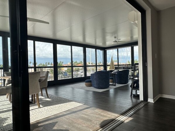 Smart-tv och böcker