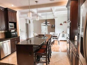 Fridge, microwave, oven, stovetop - Hot Tub + Mtn Views • 6BR 3BA • ~15 Min to PSU (Julian)