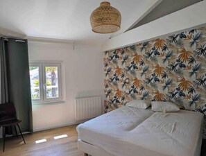 4 quartos, berço de viagem, Wi-Fi de cortesia, roupa de cama