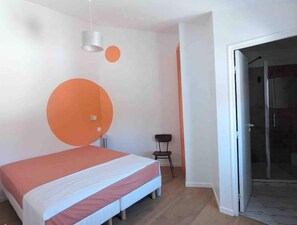 4 Schlafzimmer, Reisekinderbett, kostenloses WLAN, Bettwäsche