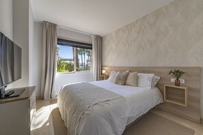 3 quartos, cofres nos quartos, escrivaninha, Wi-Fi de cortesia