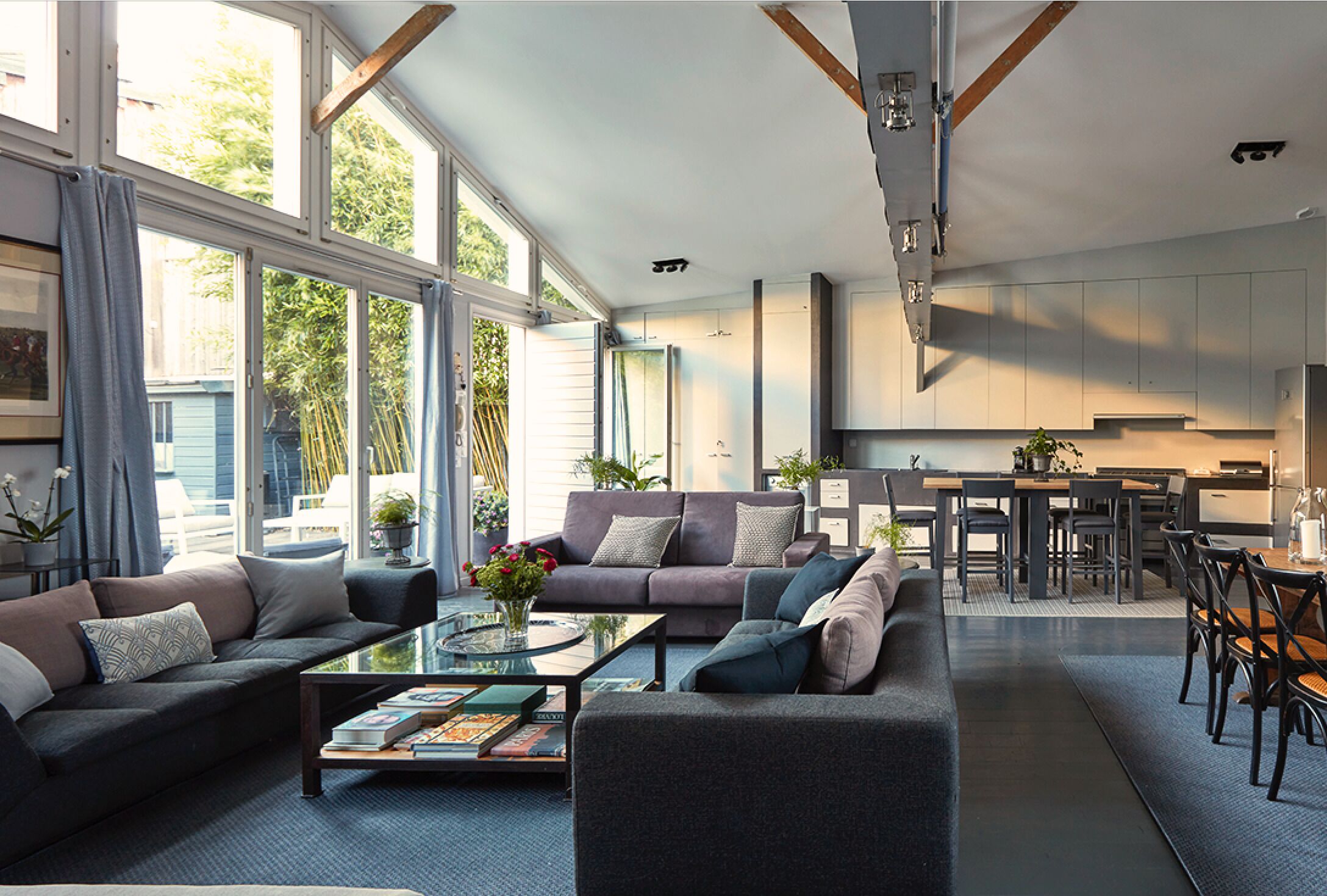 Televisie en een open haard