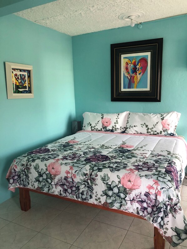 Deluxe Room, 1 King Bed, Non Smoking, Kitchenette