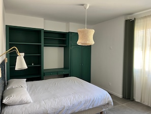 4 chambres, fer et planche à repasser, lit parapluie, Wi-Fi gratuit