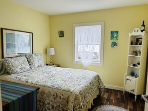 2 habitaciones, escritorio, tabla de planchar con plancha y wifi 