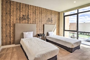 4 Schlafzimmer, Schreibtisch, Bügeleisen/Bügelbrett, kostenloses WLAN