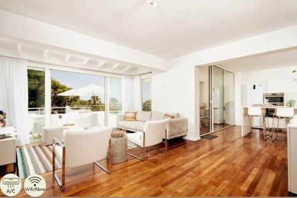 Smart TV, ping pong - Moraira sea view house clos to the center (Teulada)