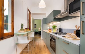 Fridge, microwave, oven, stovetop