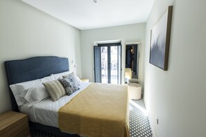 Studio, City View | Premium bedding, down comforters, memory foam beds, laptop workspace - El Patio Plaza Mayor Cáceres  (Cáceres)