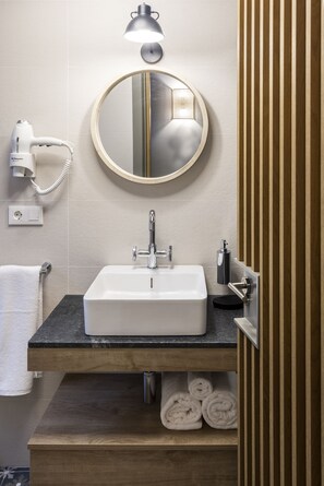 開放式客房, 城市景觀 | 浴室 | 淋浴設備、淋浴花灑、吹風機、毛巾