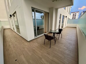 تناول الطعام بالخارج