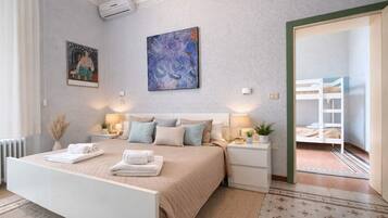 Classic Suite | Desk, free WiFi, bed sheets