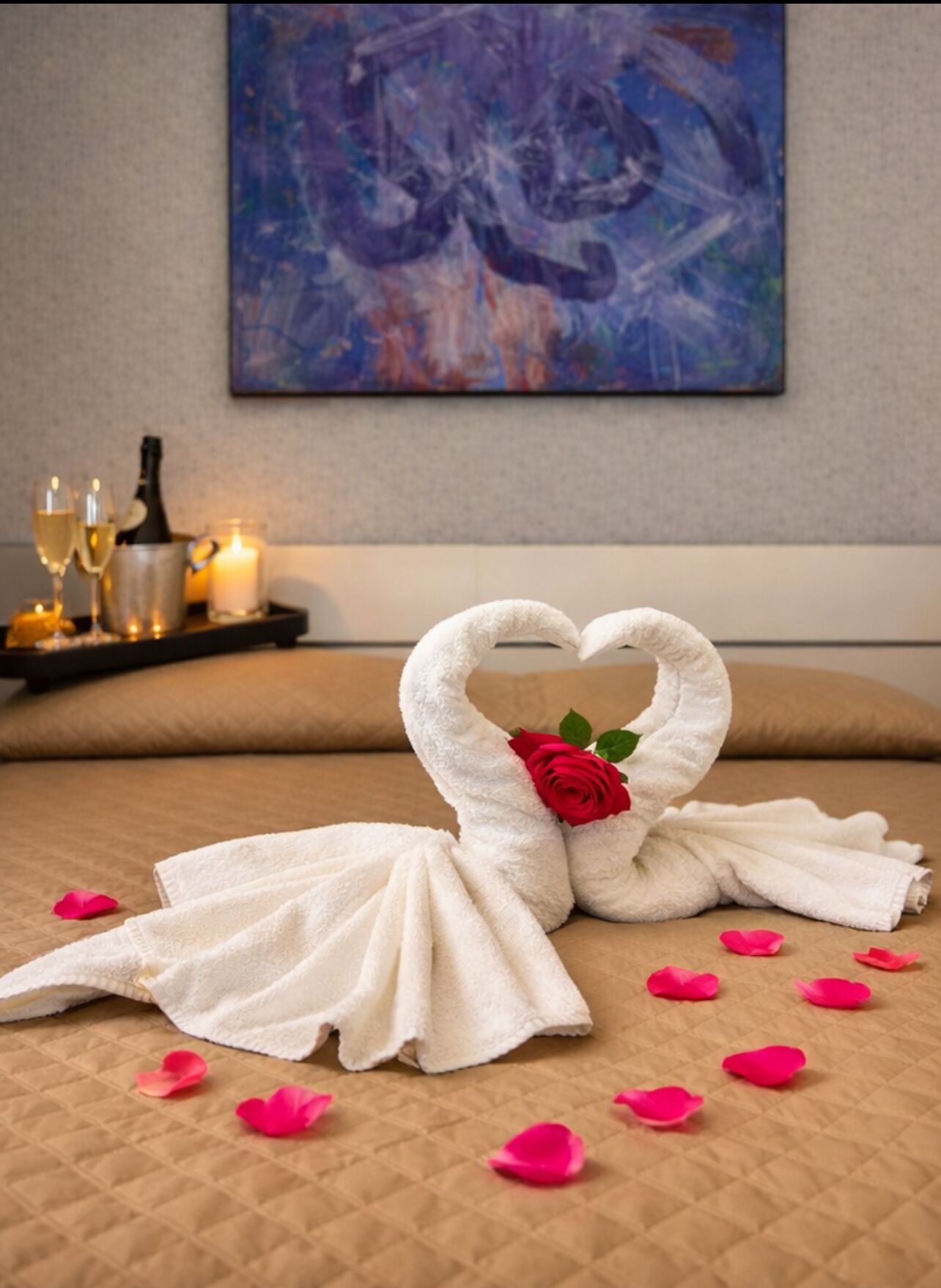 مكتب وواي فاي مجانًا وملاءات أسرّة