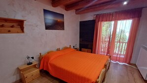 Classic Double Room, Private Bathroom, Garden View - Agriturismo Al pra di muriet (Venaus)