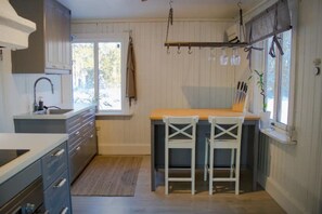 Kjøleskap og vannkoker
