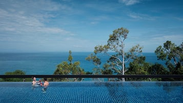 3 outdoor pools, open 7:00 AM to 7:00 PM, free pool cabanas