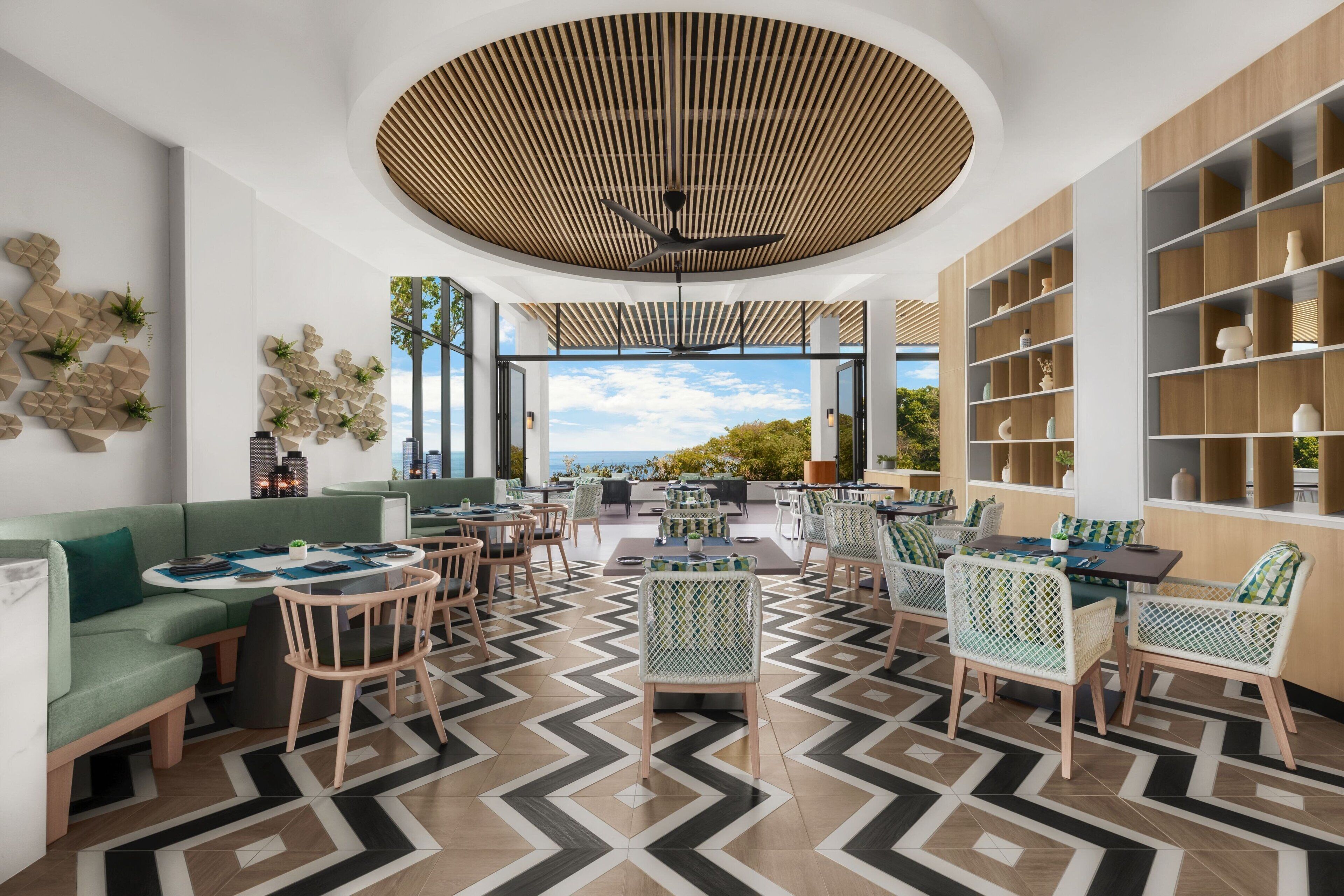 3 restoran dengan sajian hidangan lokal dan internasional