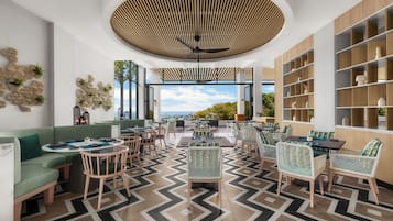 3 restoran dengan sajian hidangan lokal dan internasional