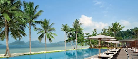 2 outdoor pools, free pool cabanas, lifeguards on site